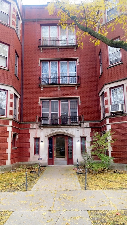 2233 E 70th Place Unit 1, Chicago, IL 60649