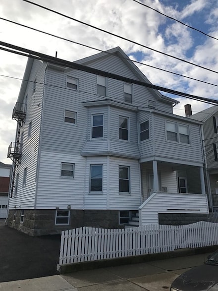 89 Brayton Ave, Fall River, MA 02721