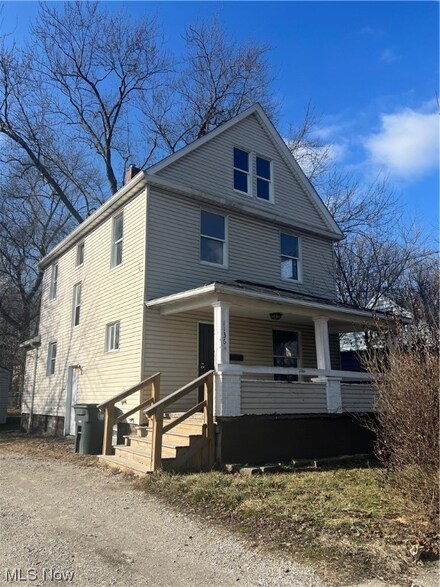 1136 Edison Ave, Akron, OH 44301