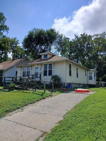 2114 Rockwell St, Alton, IL 62002