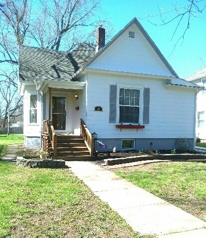 434 W State St, Paxton, IL 60957