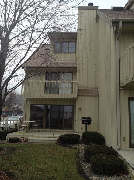 411 E Washington St Unit 20, Culver, IN 46511