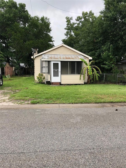 124 1st St N, Winter Haven, FL 33881