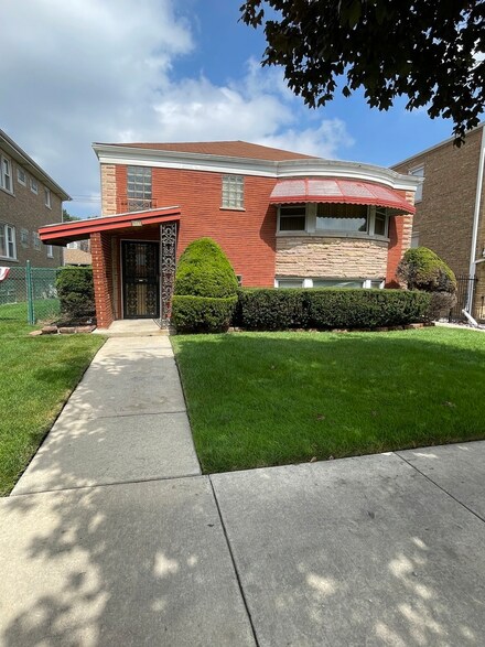 5240 W Jackson Blvd, Chicago, IL 60644