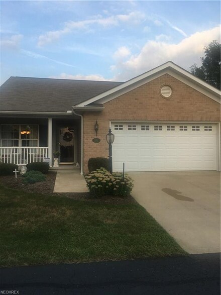 2911 Fasnacht Cir NW Unit 28, Massillon, OH 44646