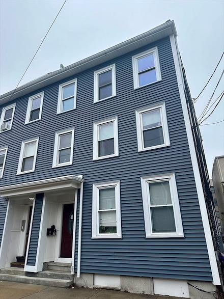 18 Mitchell St Unit 2, Boston, MA 02127