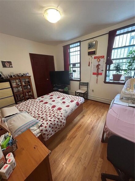 873 42nd St Unit 3B, Brooklyn, NY 11232