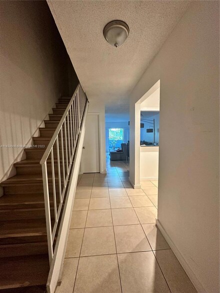 9365 Fontainebleau Blvd Unit E-222, Miami, FL 33172