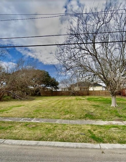 1900 Aycock St, Arabi, LA 70032