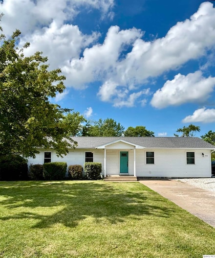 802 W Main St, La Harpe, IL 61450