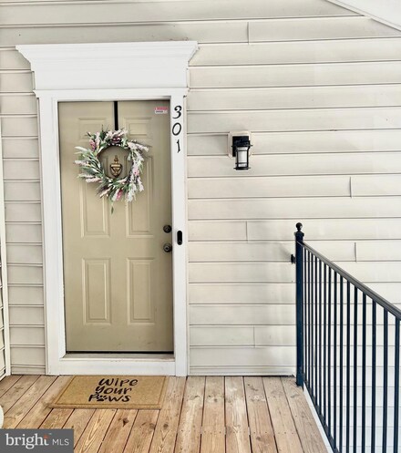 46891 Eaton Terrace Unit 301, Sterling, VA 20164