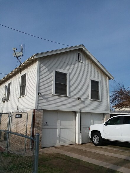 1905 Bauder St, Selma, CA 93662