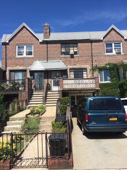 8888 19th Ave, Brooklyn, NY 11214