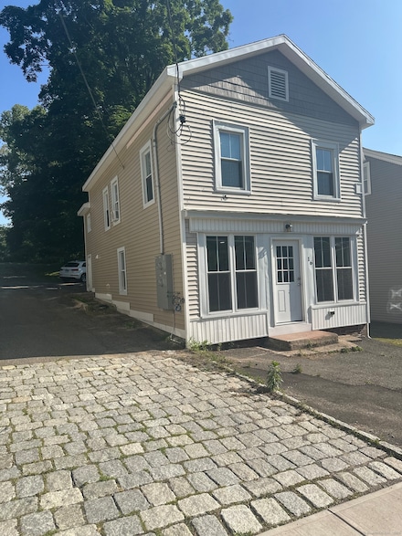 20 Elm St, Tariffville, CT 06081