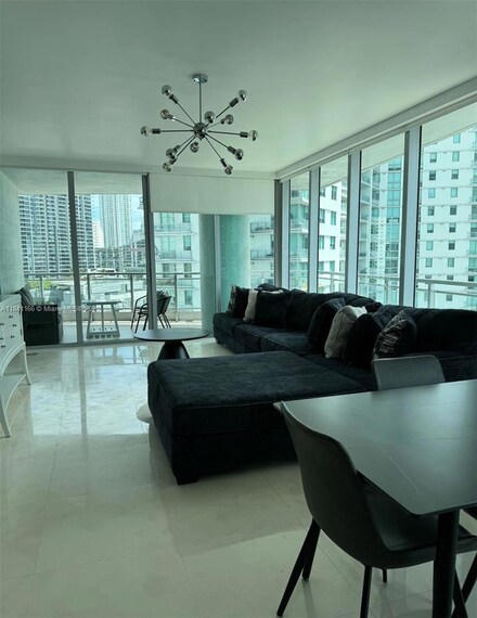 90 SW 3rd St Unit 1913, Miami, FL 33130
