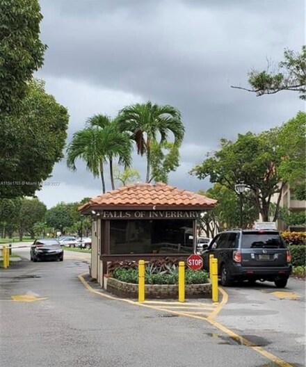 6361 N Falls Cir Dr Unit 410, Lauderhill, FL 33319