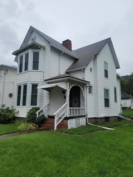 202 N Main St, Towanda, PA 18848
