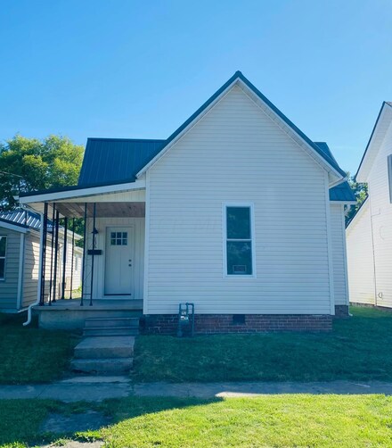 136 N Market St, Mount Sterling, OH 43143