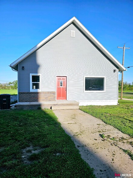 175 N Jackson Ave, Grafton, NE 68365