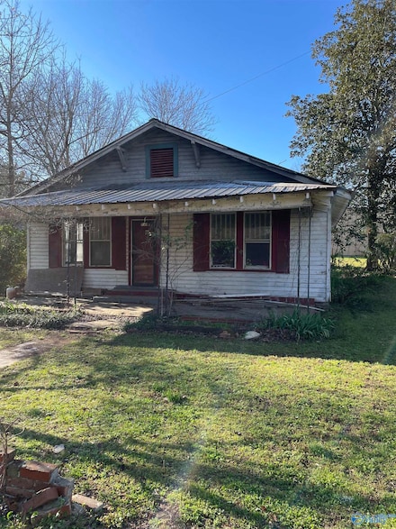 634 Hamilton St, Courtland, AL 35618