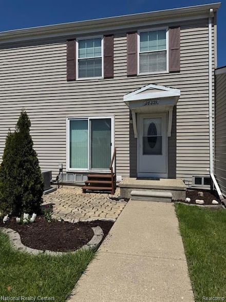 28239 Raleigh Crescent Dr, Chesterfield, MI 48051