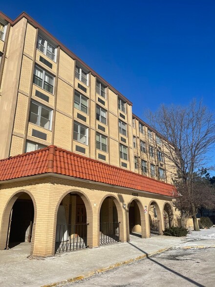 4350 W Ford City Dr Unit B1204, Chicago, IL 60652