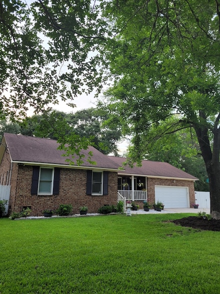 2233 Glendale Dr, Charleston, SC 29414