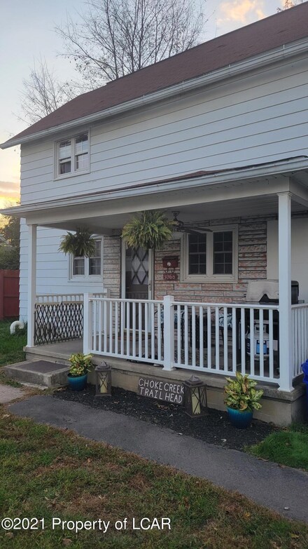 306 1/2 Rear Lincoln St, Dupont, PA 18640