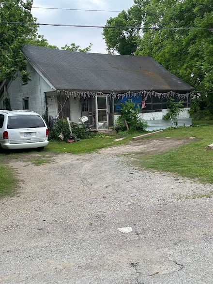 588 S Terminal Ave, Piggott, AR 72454
