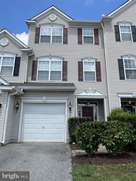 20 Harrowgate Dr, Smyrna, DE 19977