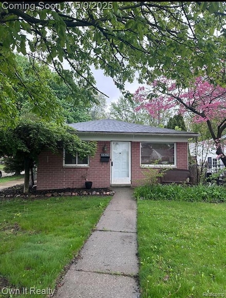 18203 Colgate St, Dearborn Heights, MI 48125