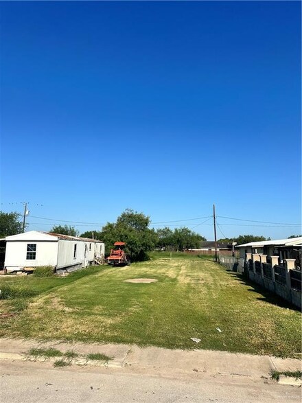 256 Paloma Dr, San Benito, TX 78586