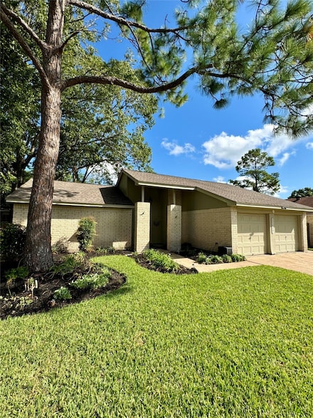 11339 Angelique Dr, Houston, TX 77065