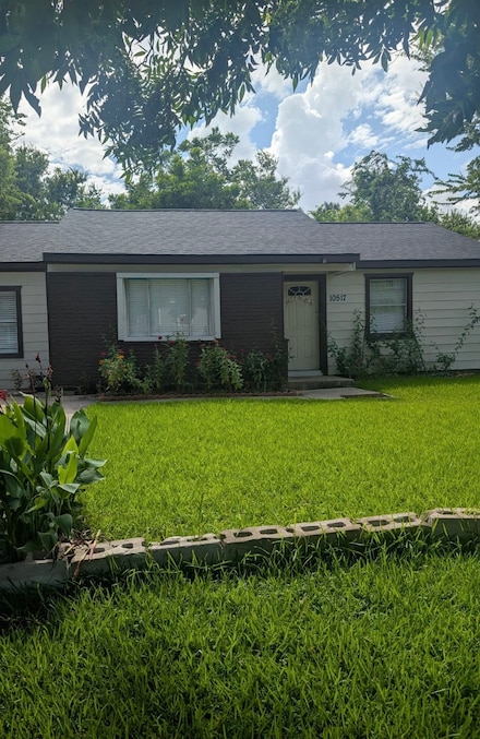 10517 Fairland Dr, Houston, TX 77051