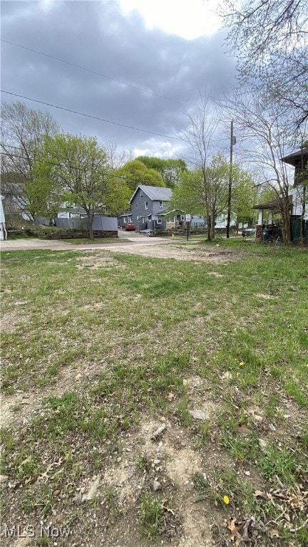 1442 Newton St, Akron, OH 44305