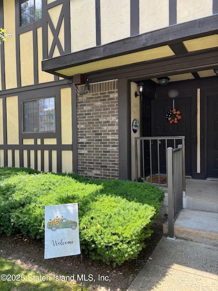 34 Elmwood Park Dr Unit 25, Staten Island, NY 10314