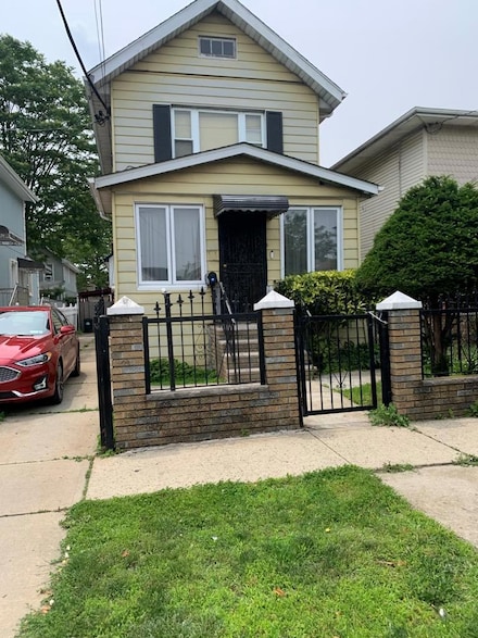 105-08 134th St, South Richmond Hill, NY 11419