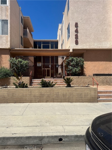 5429 Newcastle Ave Unit 206, Encino, CA 91316