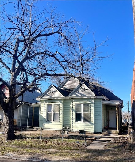 1618 S 11th St, Saint Joseph, MO 64503