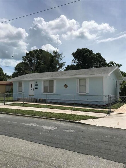 3800 Windsor Ave, West Palm Beach, FL 33407