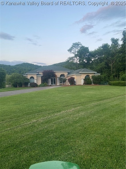 11 Larabee Ln, Winfield, WV 25213