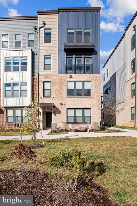 1690 Bandit Loop Unit 16B, Reston, VA 20190
