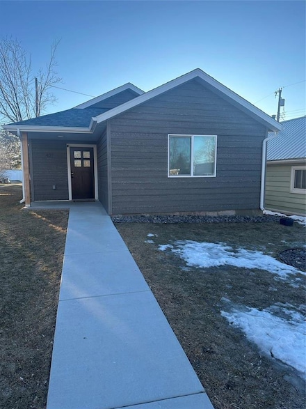 421 17th St NE, Black Eagle, MT 59414