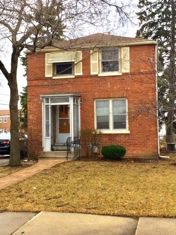 2219 S 10th Ave, Broadview, IL 60155