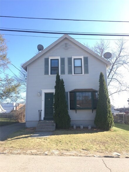 25 Hoppin Ave, Riverside, RI 02915