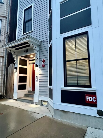 464 Sumner St, Boston, MA 02128
