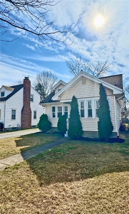 47 Eglantine Rd, Rochester, NY 14616