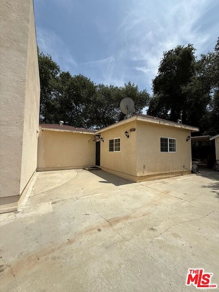 8446 Fenwick St, Sunland, CA 91040