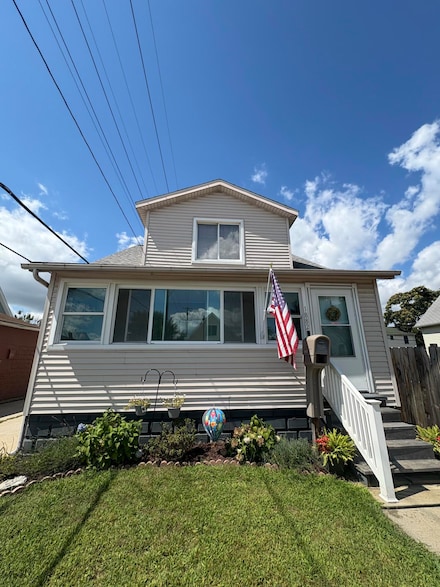 1882 7th St, Wyandotte, MI 48192