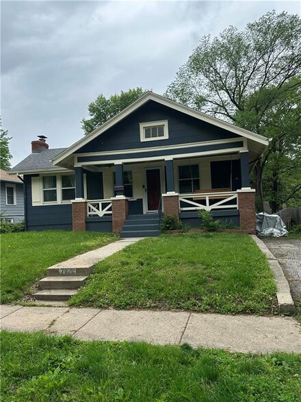 7222 Grand Ave, Kansas City, MO 64114